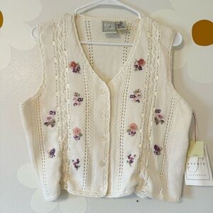 NWT Vintage Hand Embroidered Cream Knit Button Sweater Vest Liz Claiborne Studio